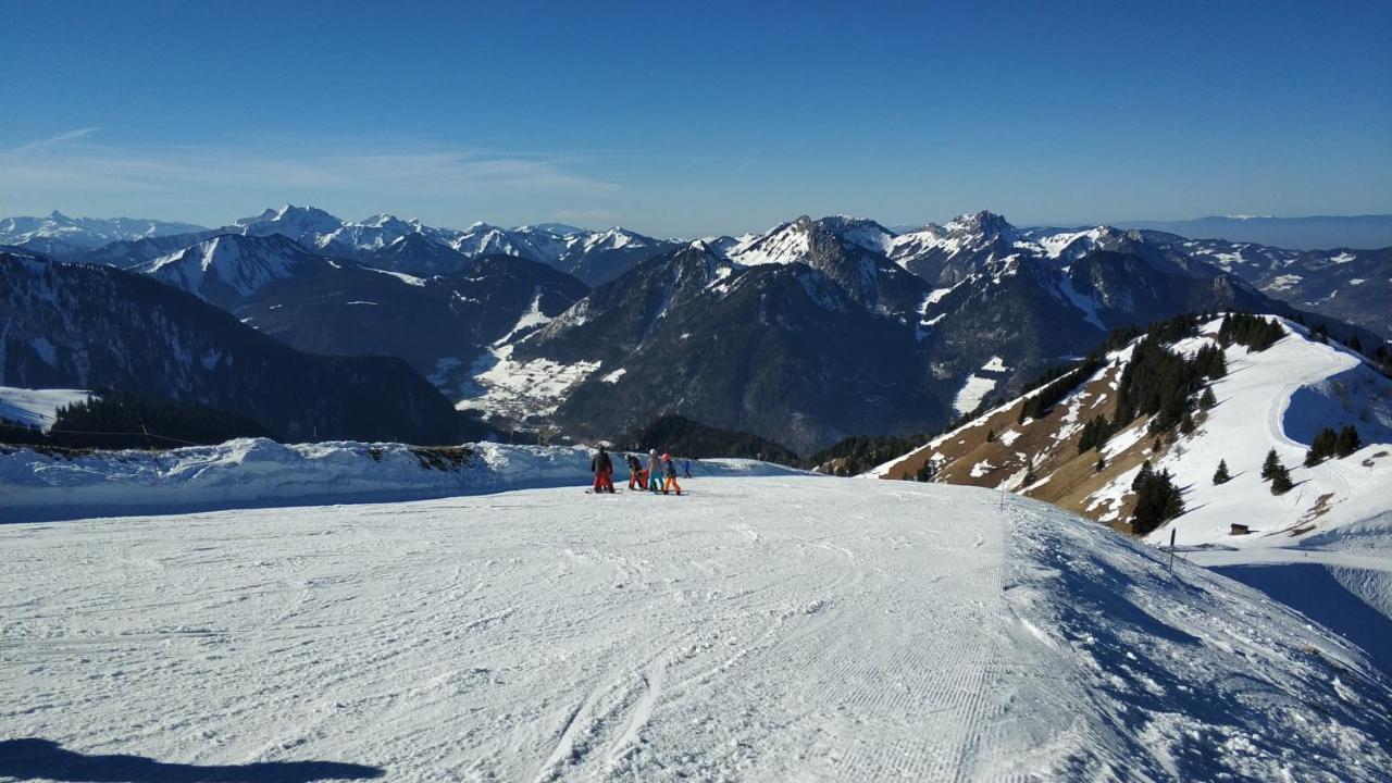 Appartement T2 A Bernex Avec Wifi, Vue Sur Montagne Luaran gambar