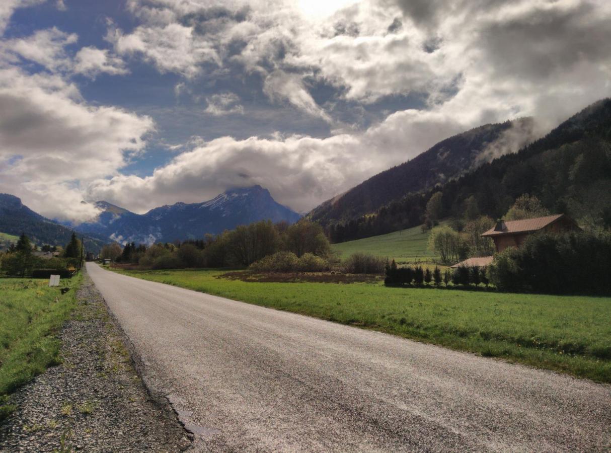 Appartement T2 A Bernex Avec Wifi, Vue Sur Montagne Luaran gambar
